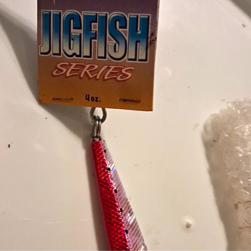 Sea Striker Jig fish 4 OZ fishing lure pink and silver holographic
